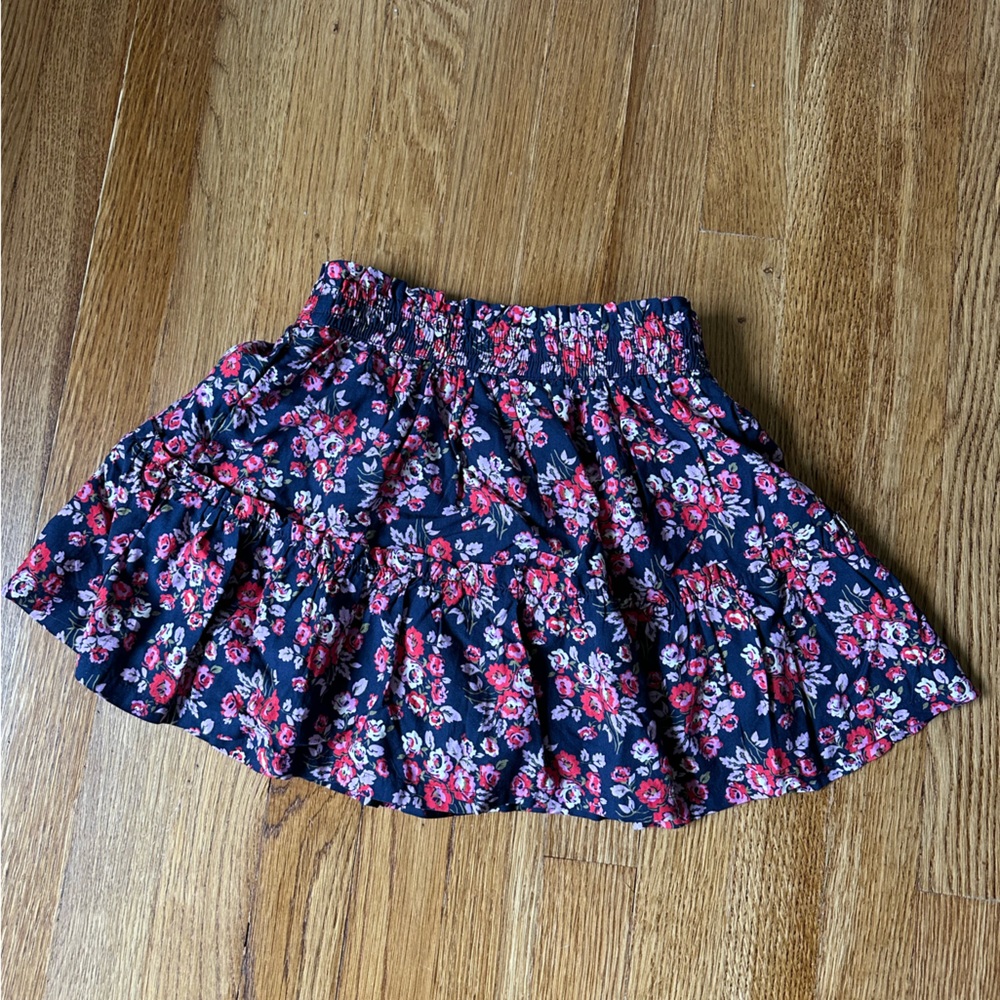Girls GAP floral skort, navy, size S (6-7)
